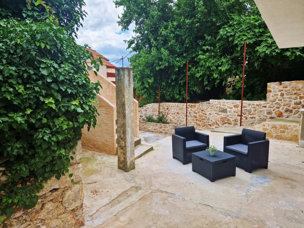 Hotel Kuca Za Odmor Dobrila Jelsa  Esterno foto