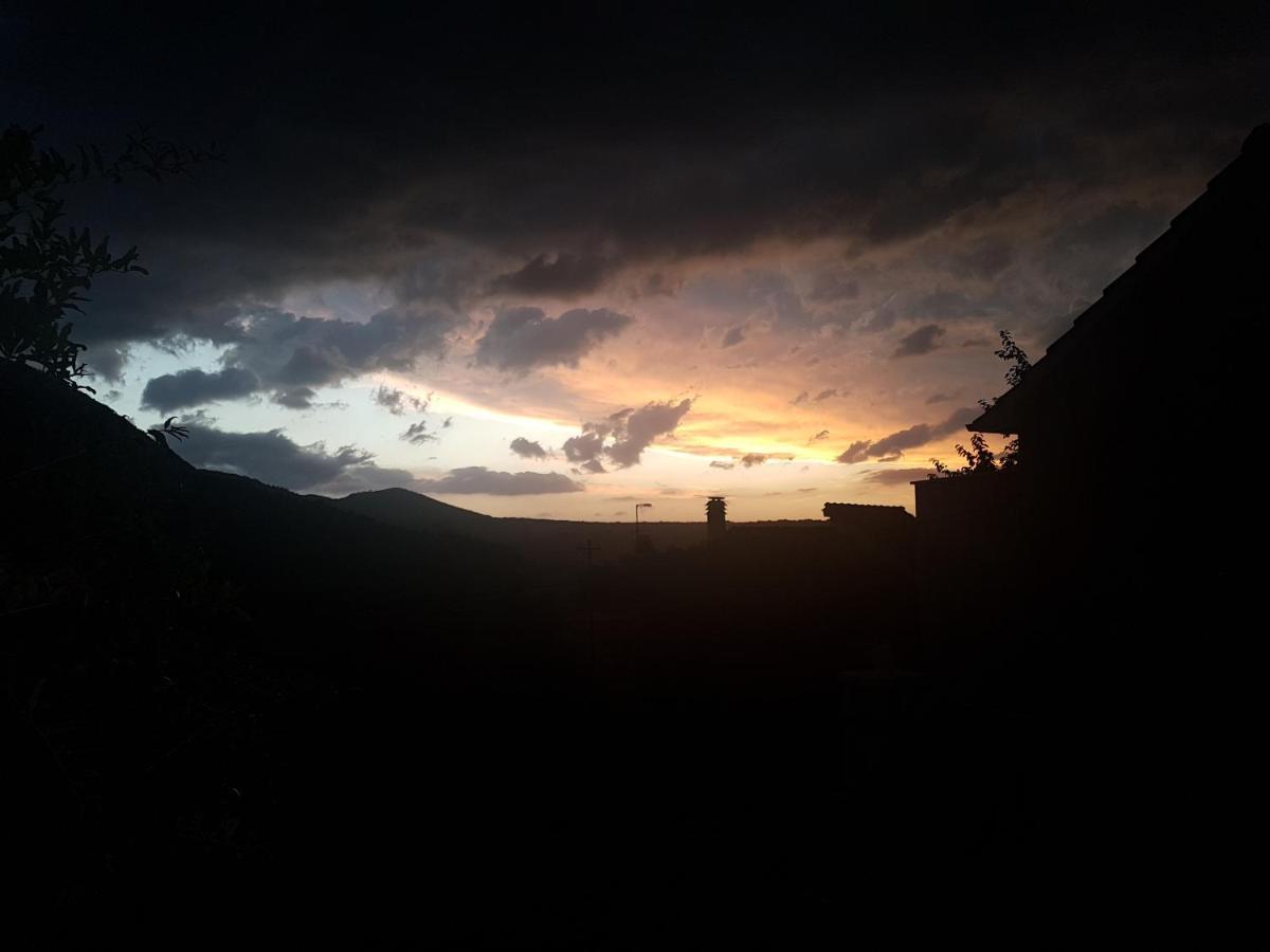 Hotel Kuca Za Odmor Dobrila Jelsa  Esterno foto