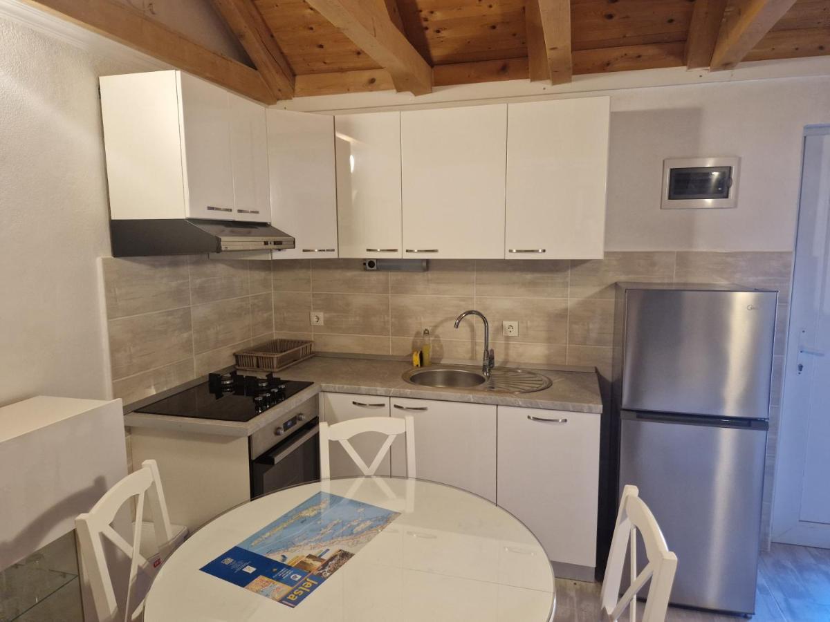 Hotel Kuca Za Odmor Dobrila Jelsa  Esterno foto