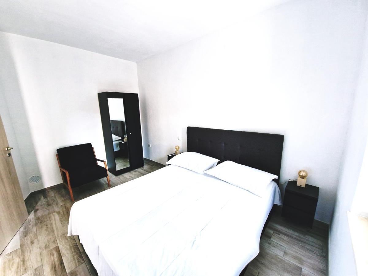 Hotel Kuca Za Odmor Dobrila Jelsa  Esterno foto