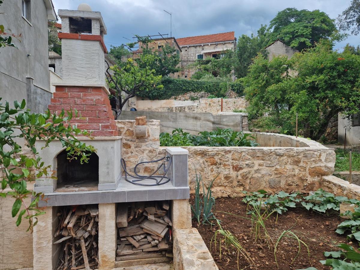 Hotel Kuca Za Odmor Dobrila Jelsa  Esterno foto