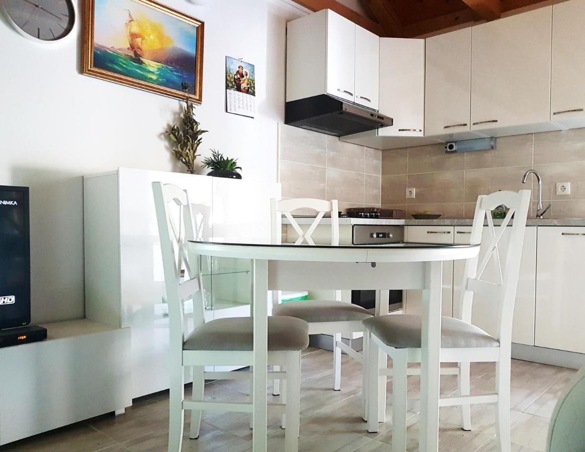 Hotel Kuca Za Odmor Dobrila Jelsa  Esterno foto